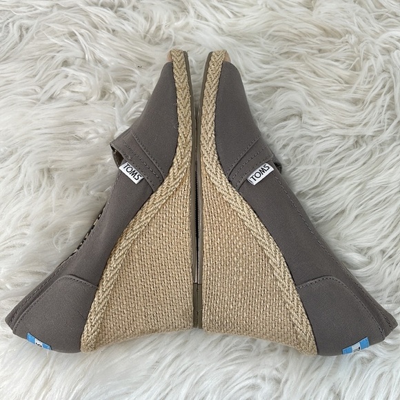 TOMS Canvas Peep Toe Espadrille Wedge Heels Size 9 - Picture 8 of 12